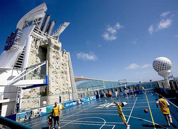 biggest ship in the world 10