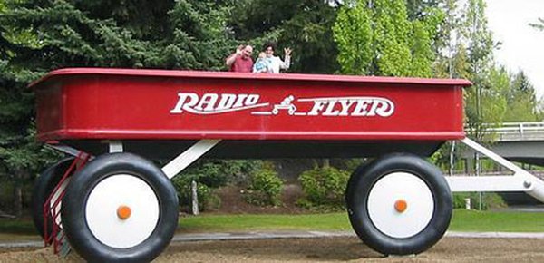 06-worlds-largest-radioflyer.jpg