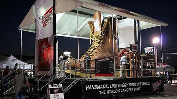 07-worlds-largest-boot.jpg