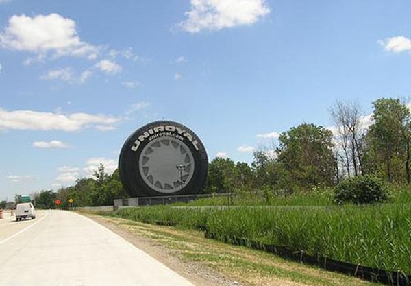 08-worlds-largest-tire.jpg