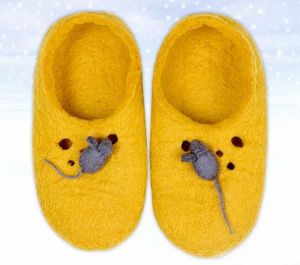 slippers_02.jpg